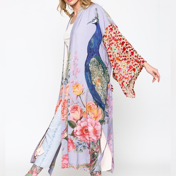 Aratta Robe - Picture 2 of 11